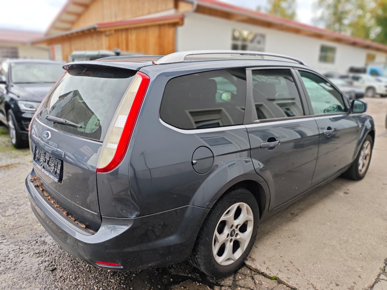 Ford Focus 2011 — photo 10