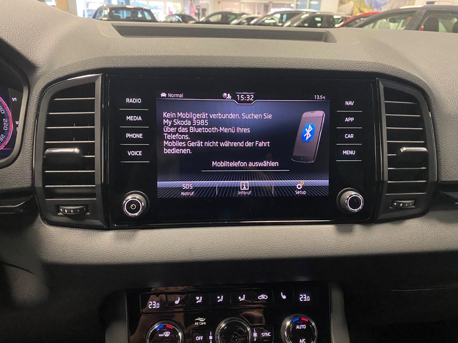 Fahrzeugabbildung SKODA Karoq 1.5 TSI DSG Sportline+MATRIX+2030 GARANTIE