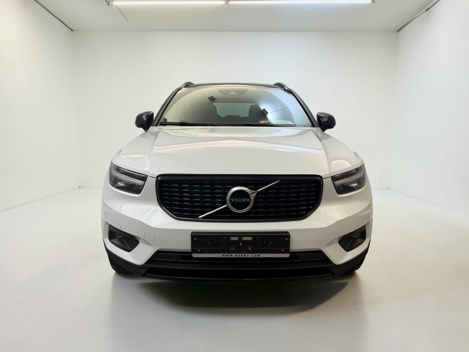 Volvo XC40 R Design Recharge Plug XENIUM*LED*CARPLAY imagem 2