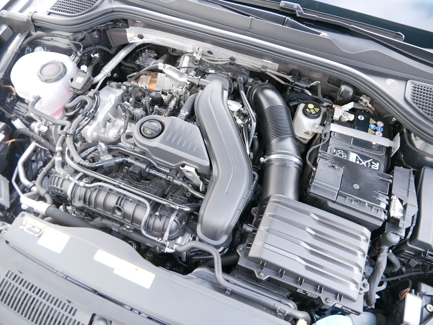 Fahrzeugabbildung Volkswagen Golf -VIII 1.5 eTSI Goal NEU43T AHK MATRIX Kamer