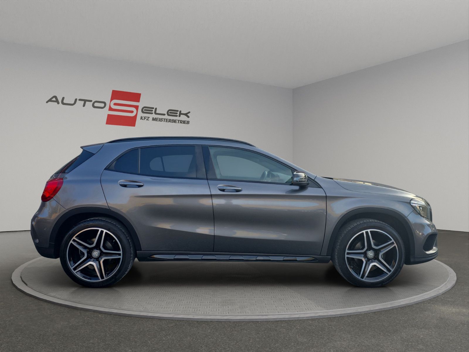 Fahrzeugabbildung Mercedes-Benz GLA 200 GLA Aut. /AMG Line/XENON/NAVI/LEDER/