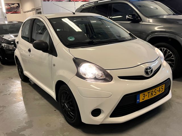 Toyota Aygo 1.0 VVT-i Now 5-DOORS NAVI BJ-14 CLIMA