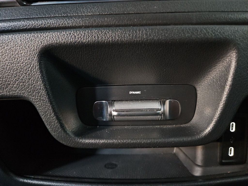 Fahrzeugabbildung Mercedes-Benz Vito 116 Tourer lang 9 Sitze MBUX 2xKlima 2xSHZ