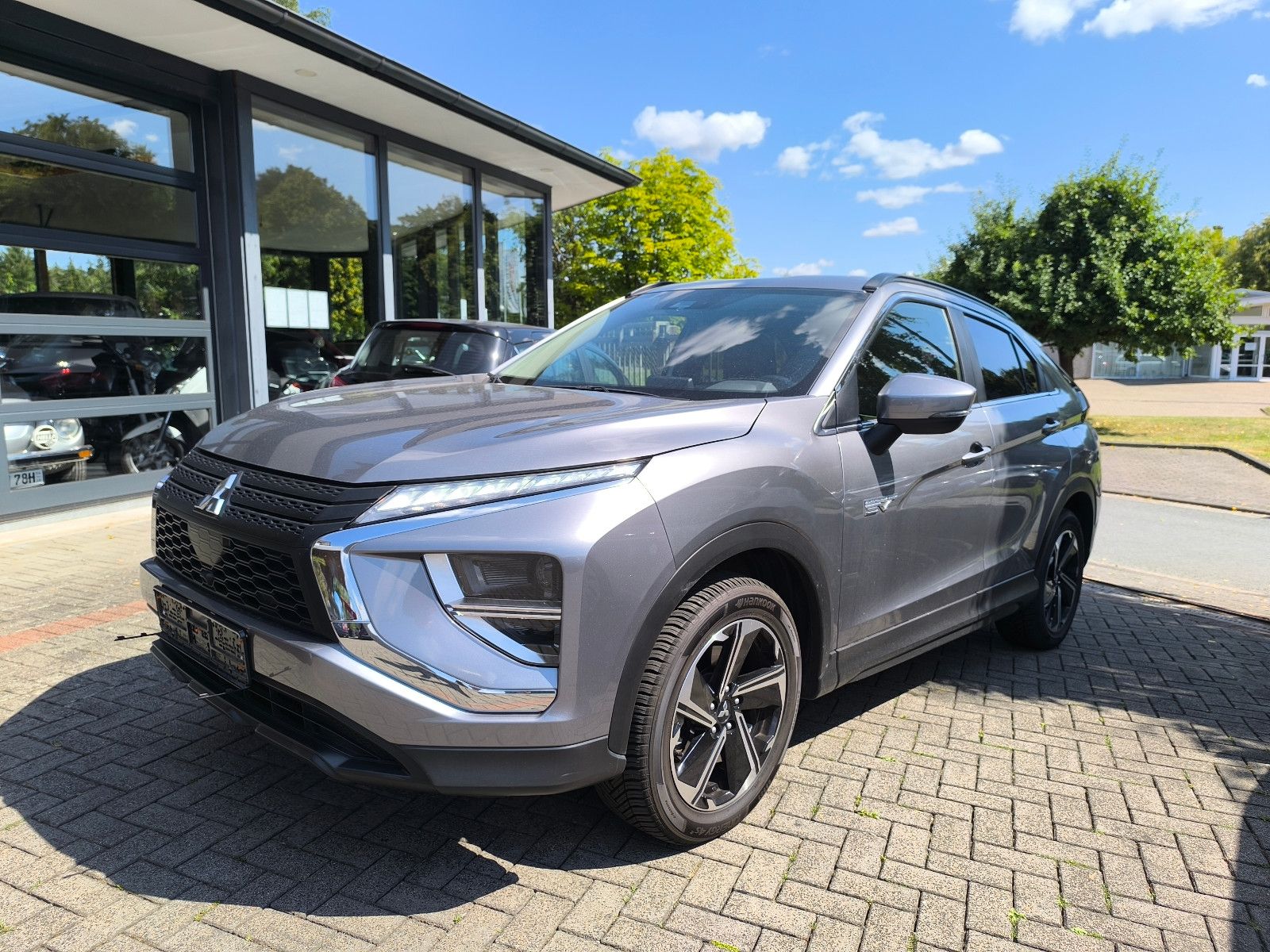 Mitsubishi Eclipse Cross Basis Hybrid 4WD