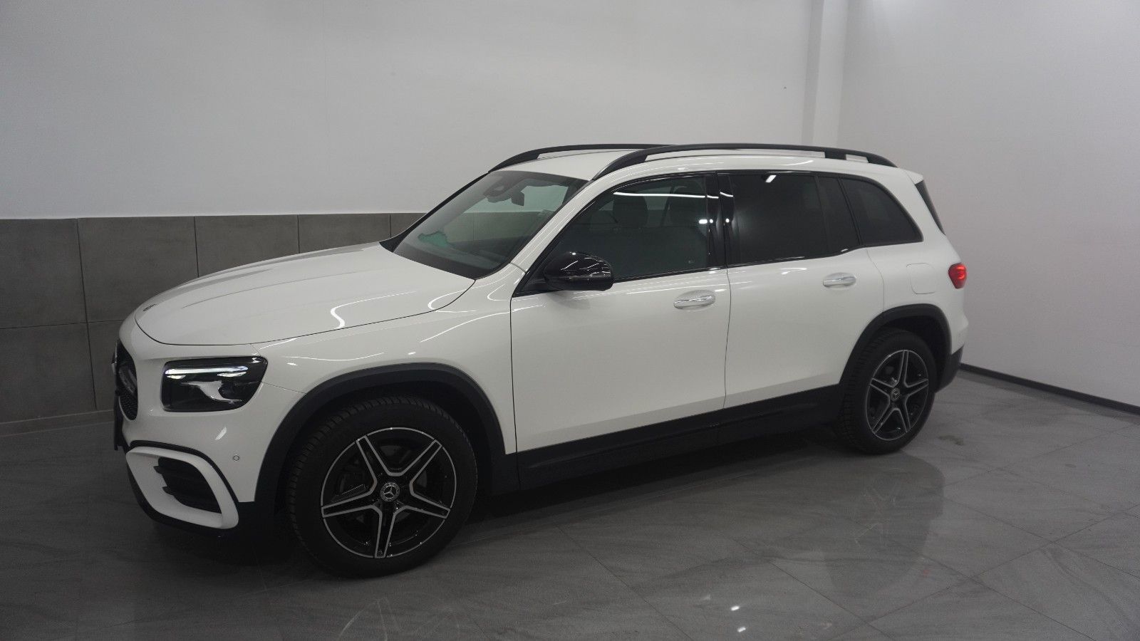 Mercedes-Benz GLB 200 d AMG MultiBeam/Ambiente+/ACC/Keyless foto 2