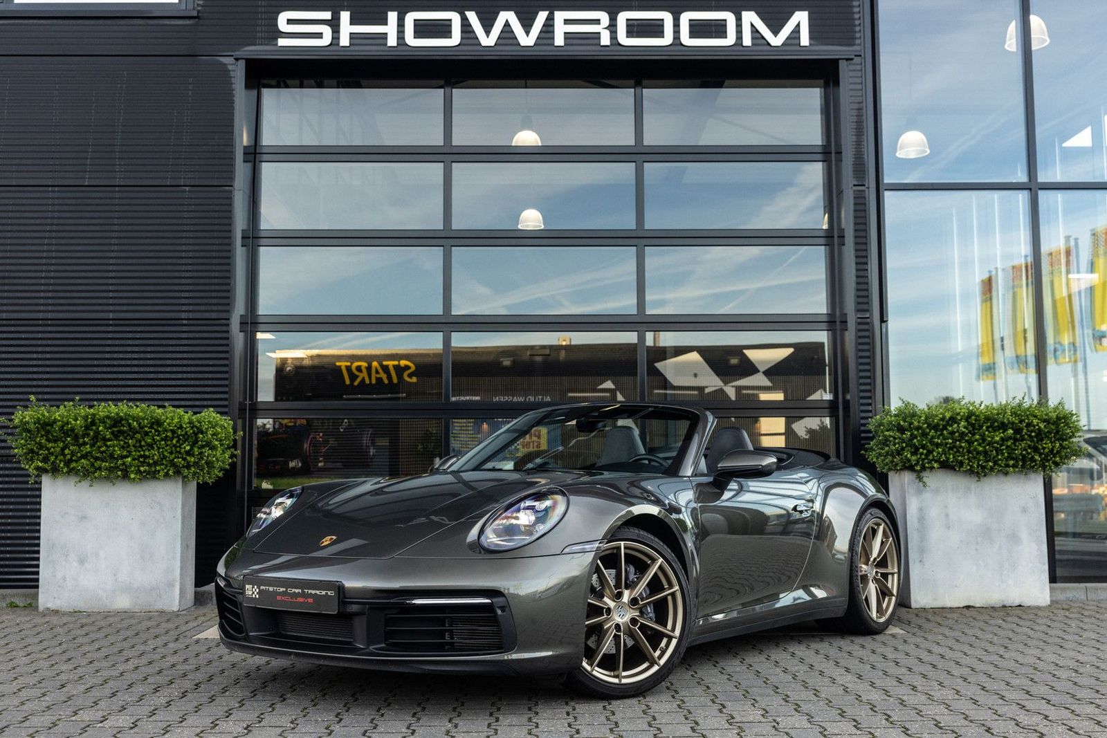 Porsche 992 Cabrio 992 3.0 Carrera, Aventurijn groen, PA imagem 2