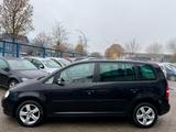 Volkswagen Touran Highline TÜV und Service neu - Volkswagen Touran aus 2005: Highline