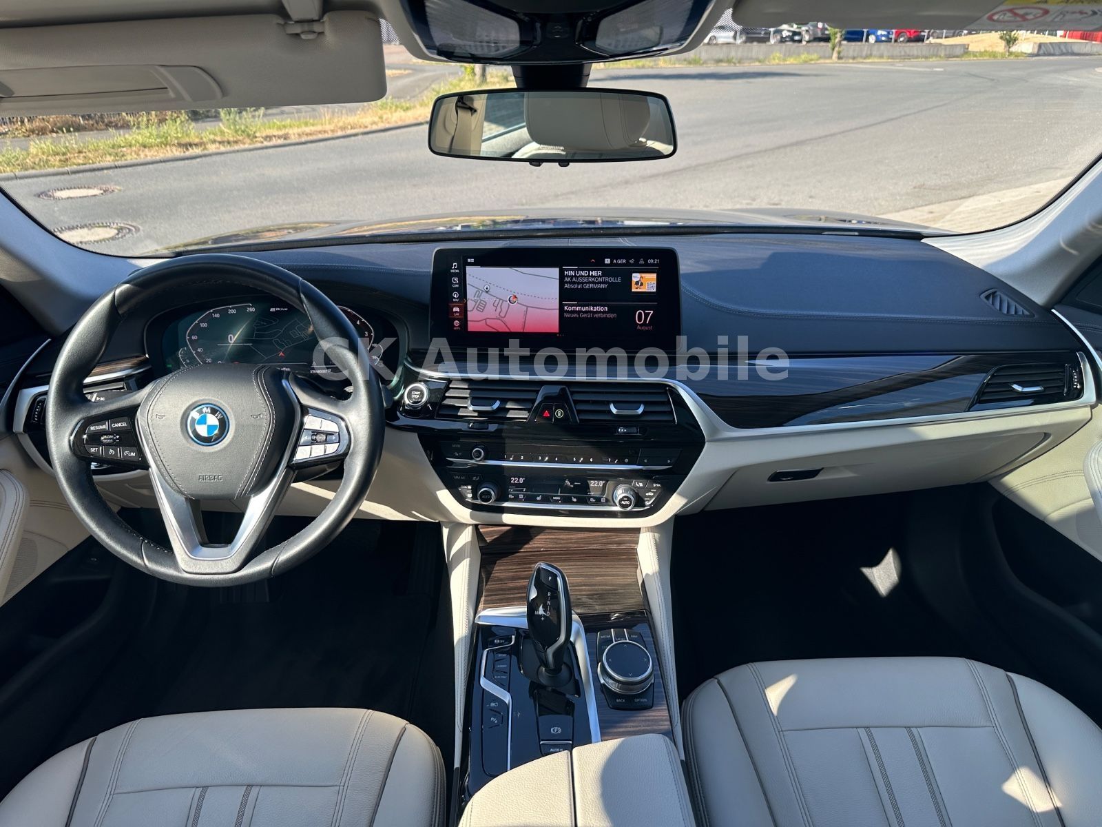 Fahrzeugabbildung BMW 530e xDrive Touring Luxury Line/Pano/LED/Kam/AHK