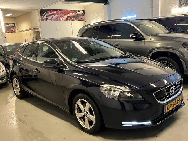 Volvo V40 2.0 D2 5-Doors Navi Leder BJ-15