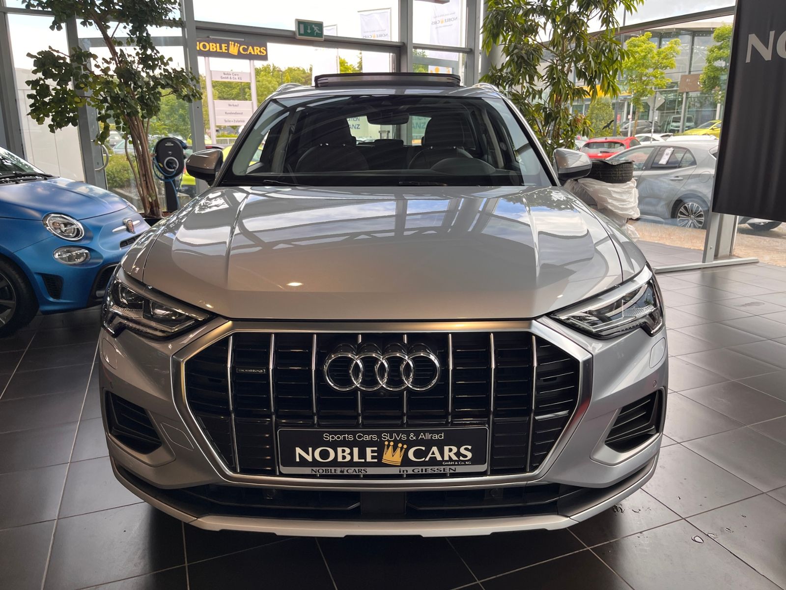 Fahrzeugabbildung Audi Q3 40 TFSI quattro advanced PANO AHK LED