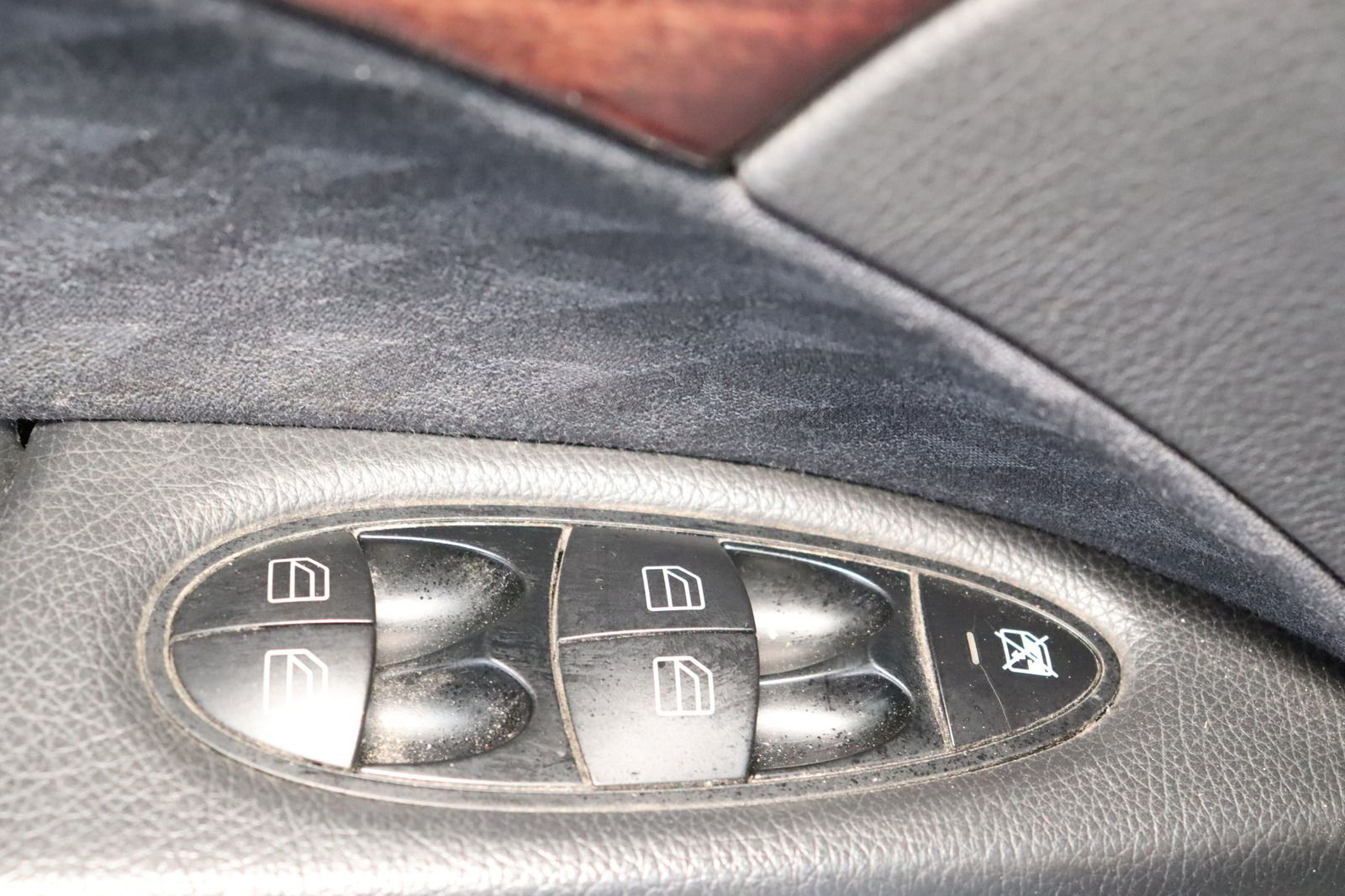 Fahrzeugabbildung Mercedes-Benz E 200 KOMPRESSOR Automatik * Klimaautom. *