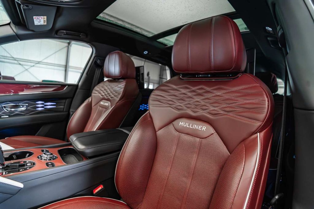 BENTLEY Bentayga 2024