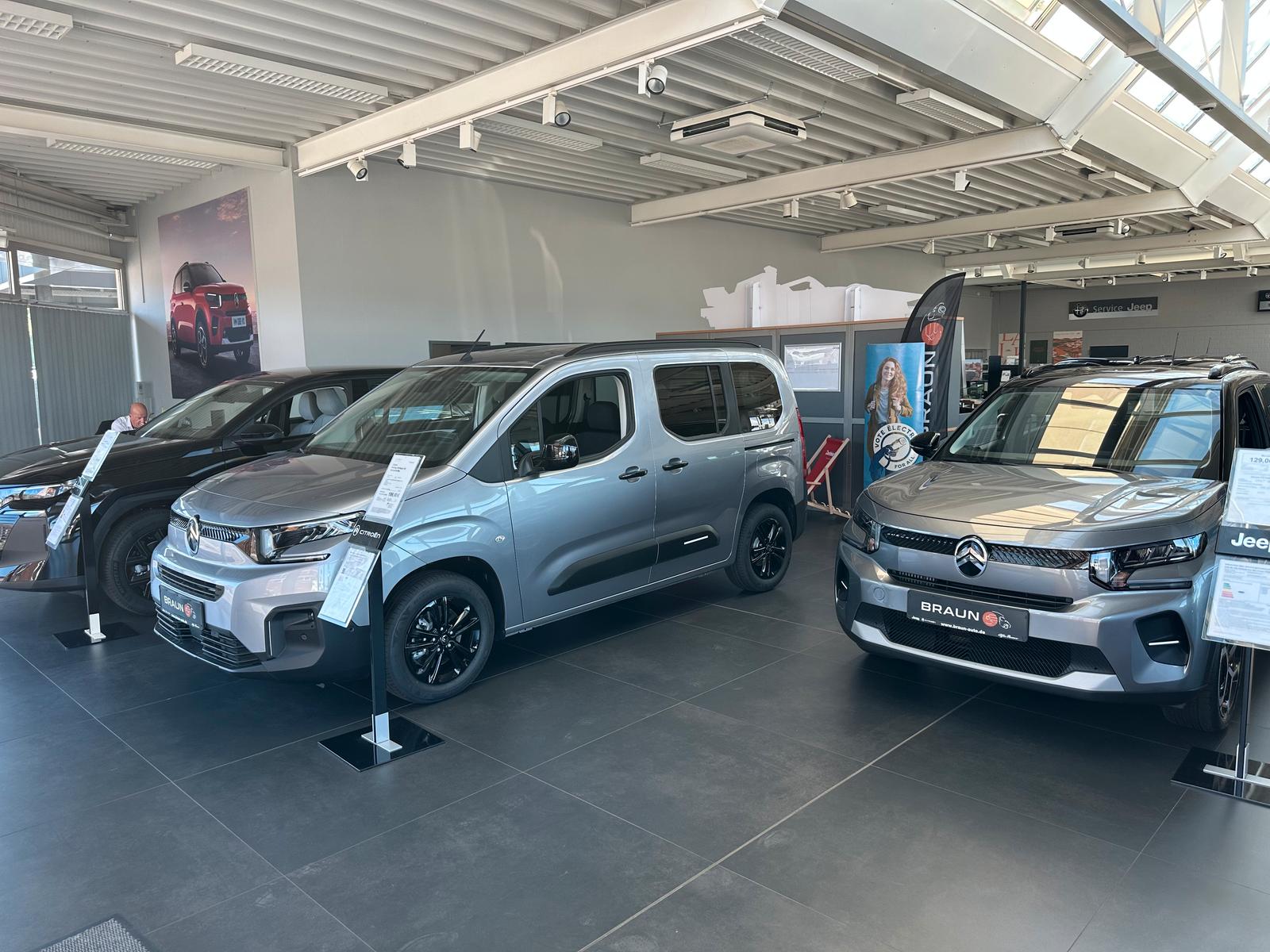 showroom-image-main