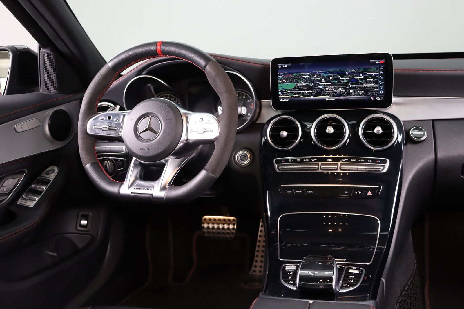 Fahrzeugabbildung Mercedes-Benz C 43 AMG 4Matic * Pano * LED * Parkassist.