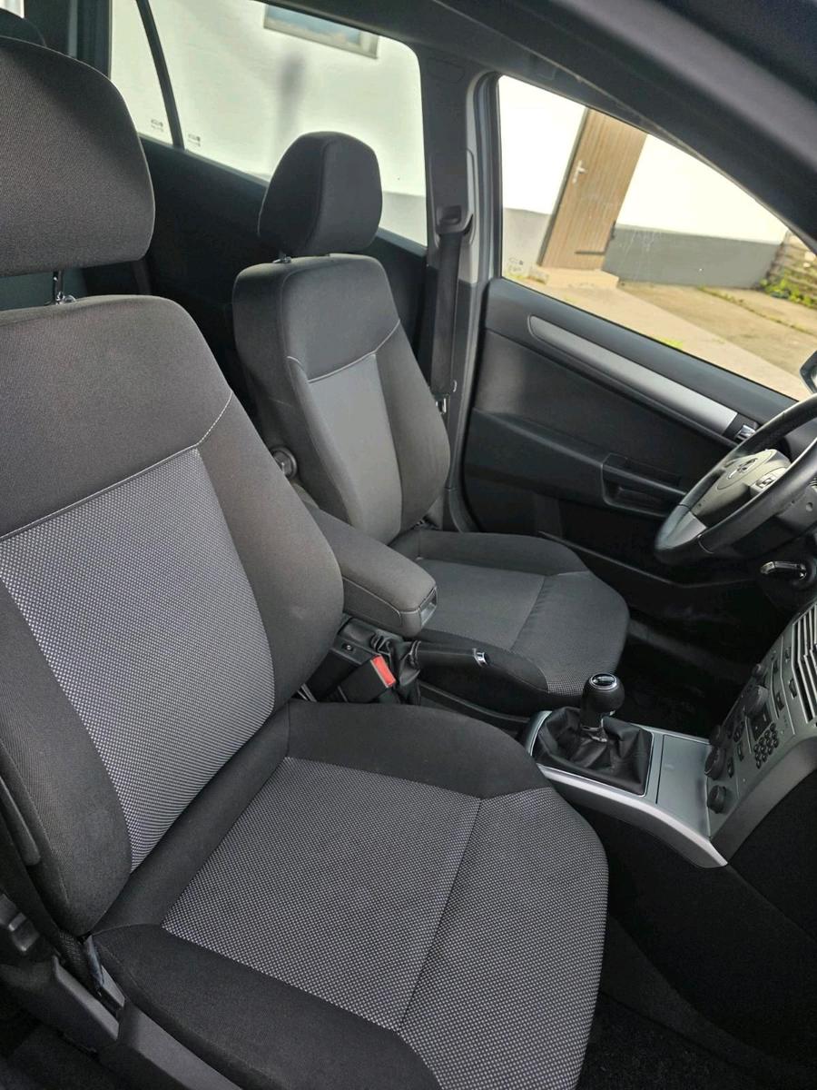 Opel Astra 2009 — photo 6