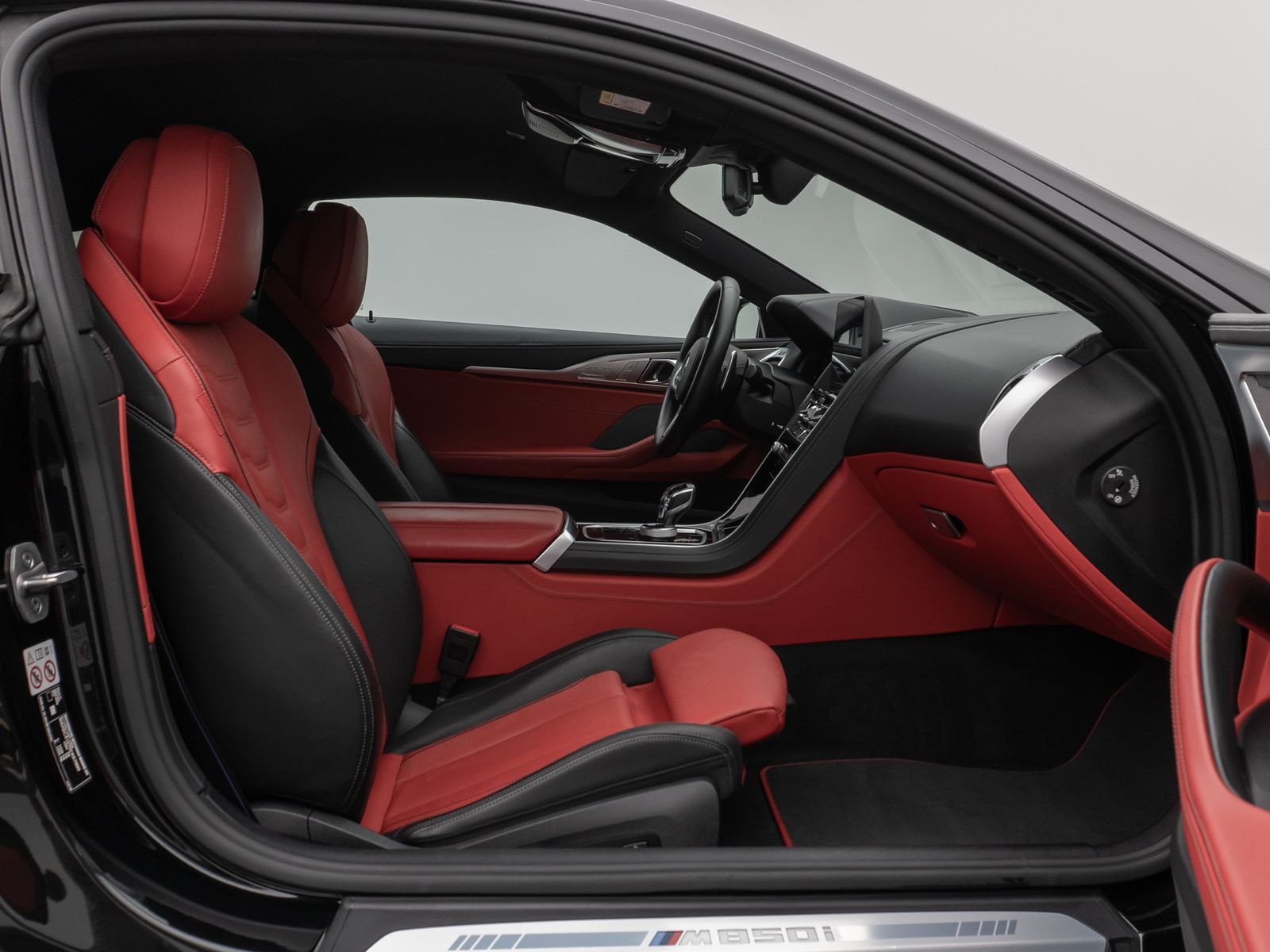 Fahrzeugabbildung BMW M850i xD Coupé 360°Laser HUD SoftCl Komfort 20"