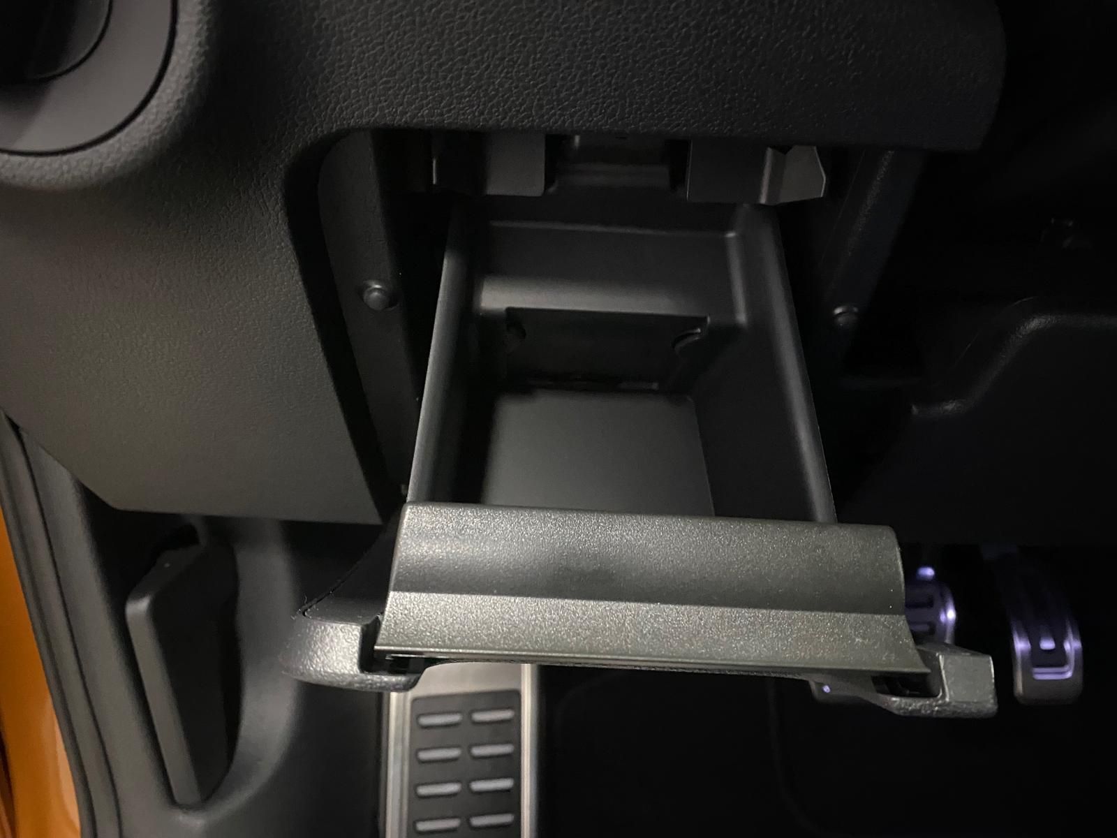 Fahrzeugabbildung SKODA Karoq 1.5 ACT SPORTLINE+5J GA+MATRIX+ACC+360+AHK