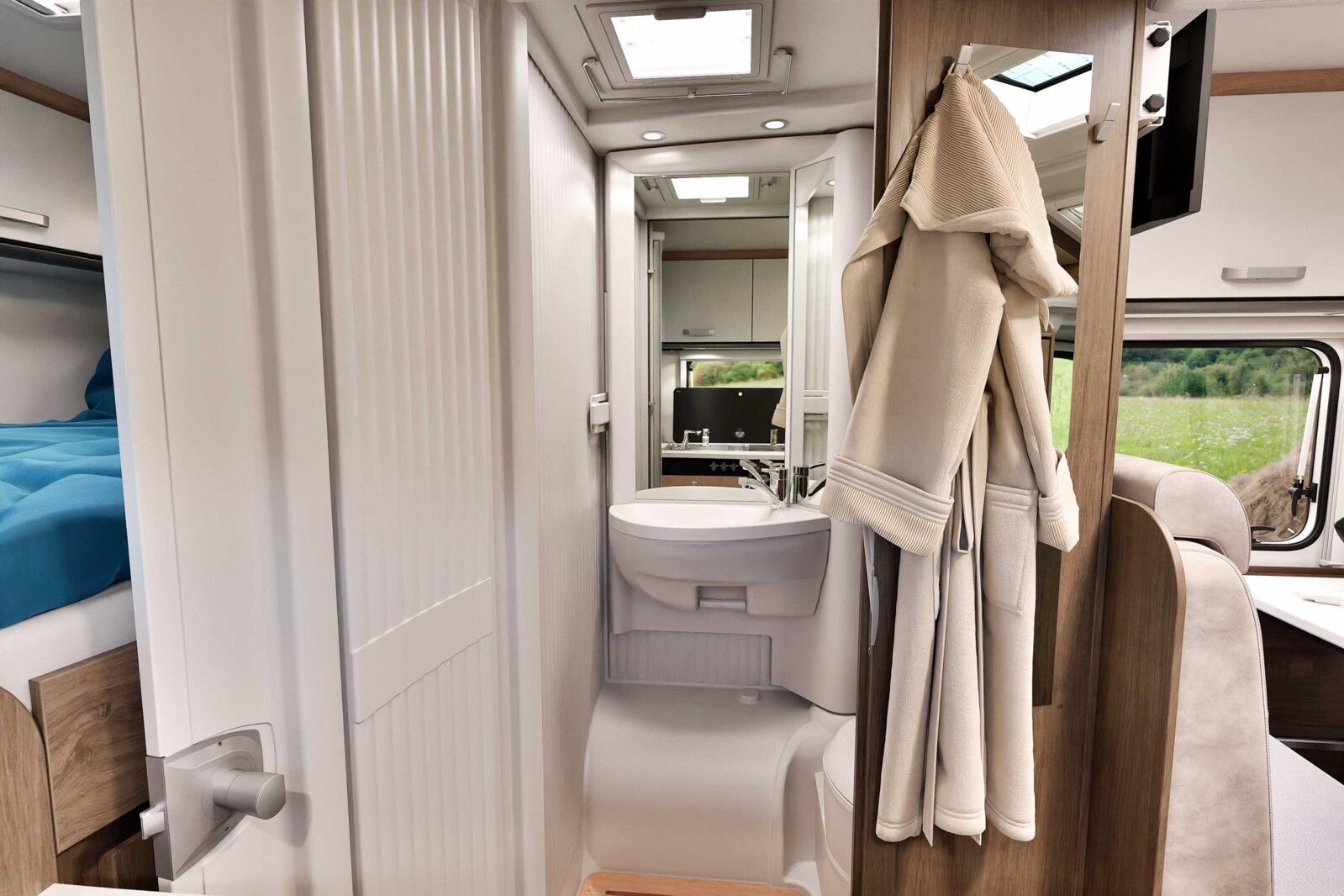 Fahrzeugabbildung Carado V 132 SIE SPAREN ÜBER 5.208