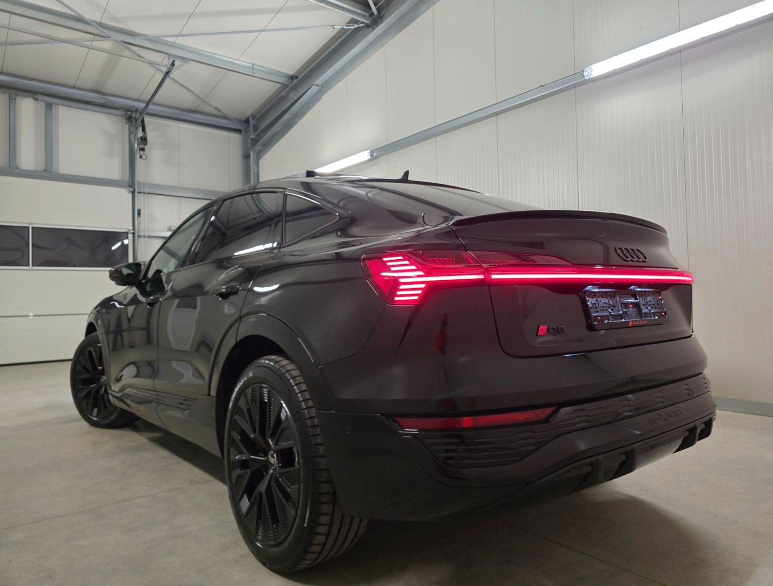 Audi Q8 e-tron 50 quattro S-line LenkHz Pano Ahk Lm21 imagem 3