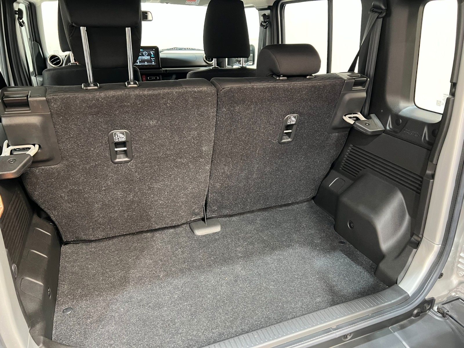 Fahrzeugabbildung Suzuki RTR Jimmy - 4/5 Türer / Offroad Edition