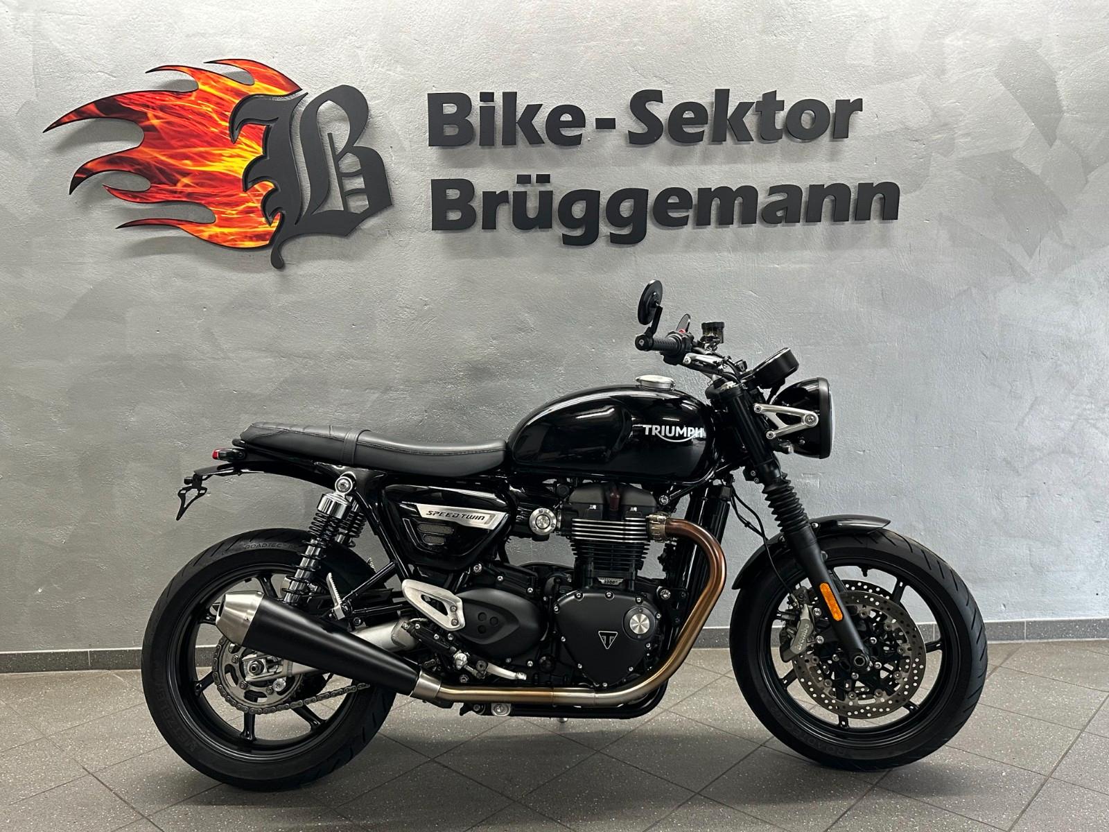 Triumph Speed Twin 1200 + Extras + erst 7.278 Km ! Top !