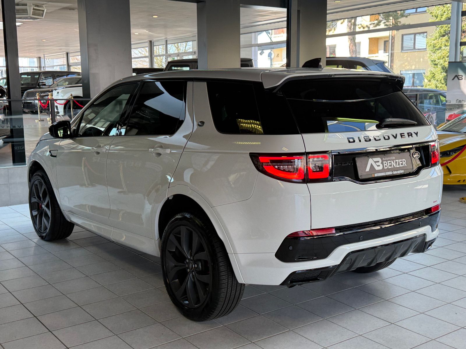 Fahrzeugabbildung Land Rover Discovery Sport R-Dynamic /MERIDIAN/CARPLAY/KAM