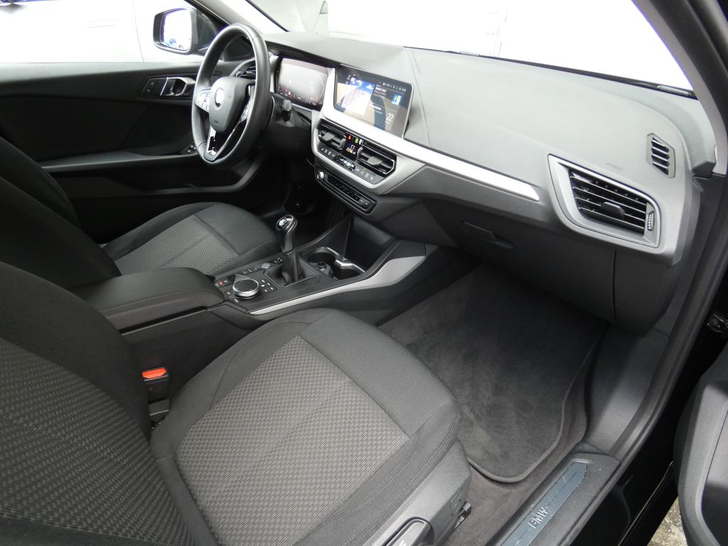BMW 1 Series 2023