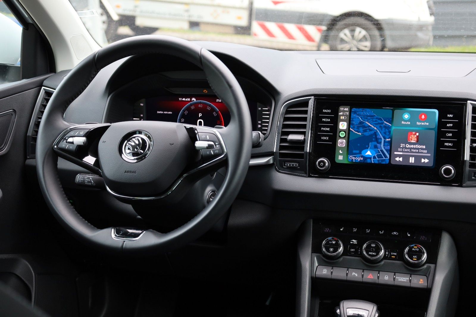 Fahrzeugabbildung SKODA Karoq Ambition 1.5 ACT DSG *Smart Link *SHZ
