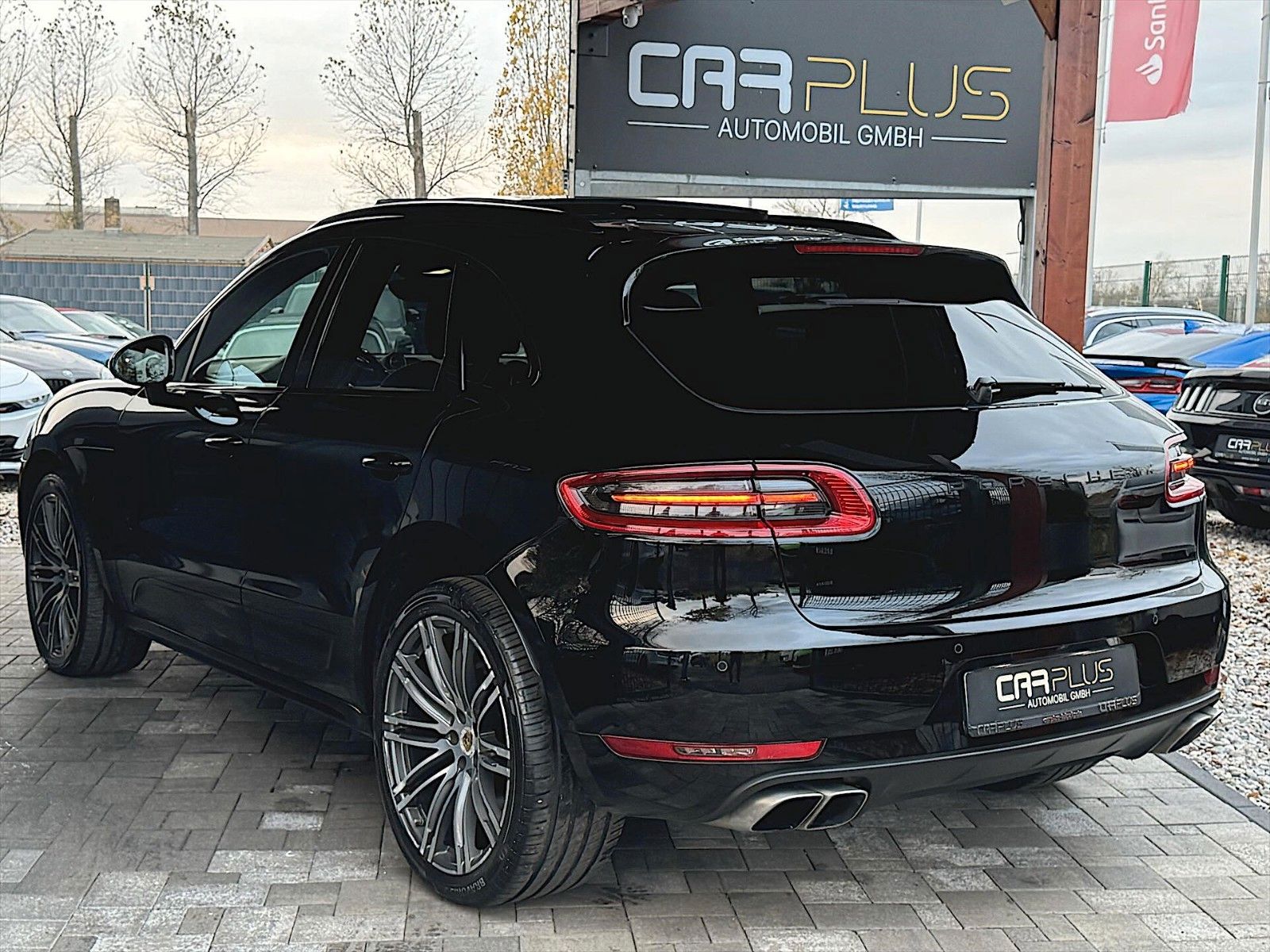 Fahrzeugabbildung Porsche Macan Turbo Carbon CHRONO *ACC*PANO*21 ZOLL*