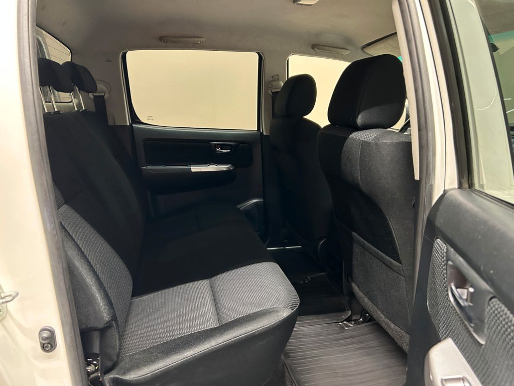 Toyota Hilux Double Cab 3.0 d 4x4 *AHK*DACHTRÄGER*NAVI*