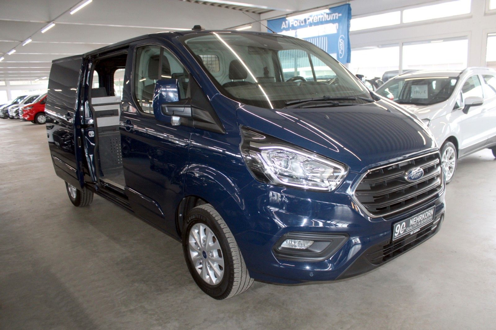 Fahrzeugabbildung Ford Transit Custom Aut. LIMITED L2 AC AHK SHZ Regale