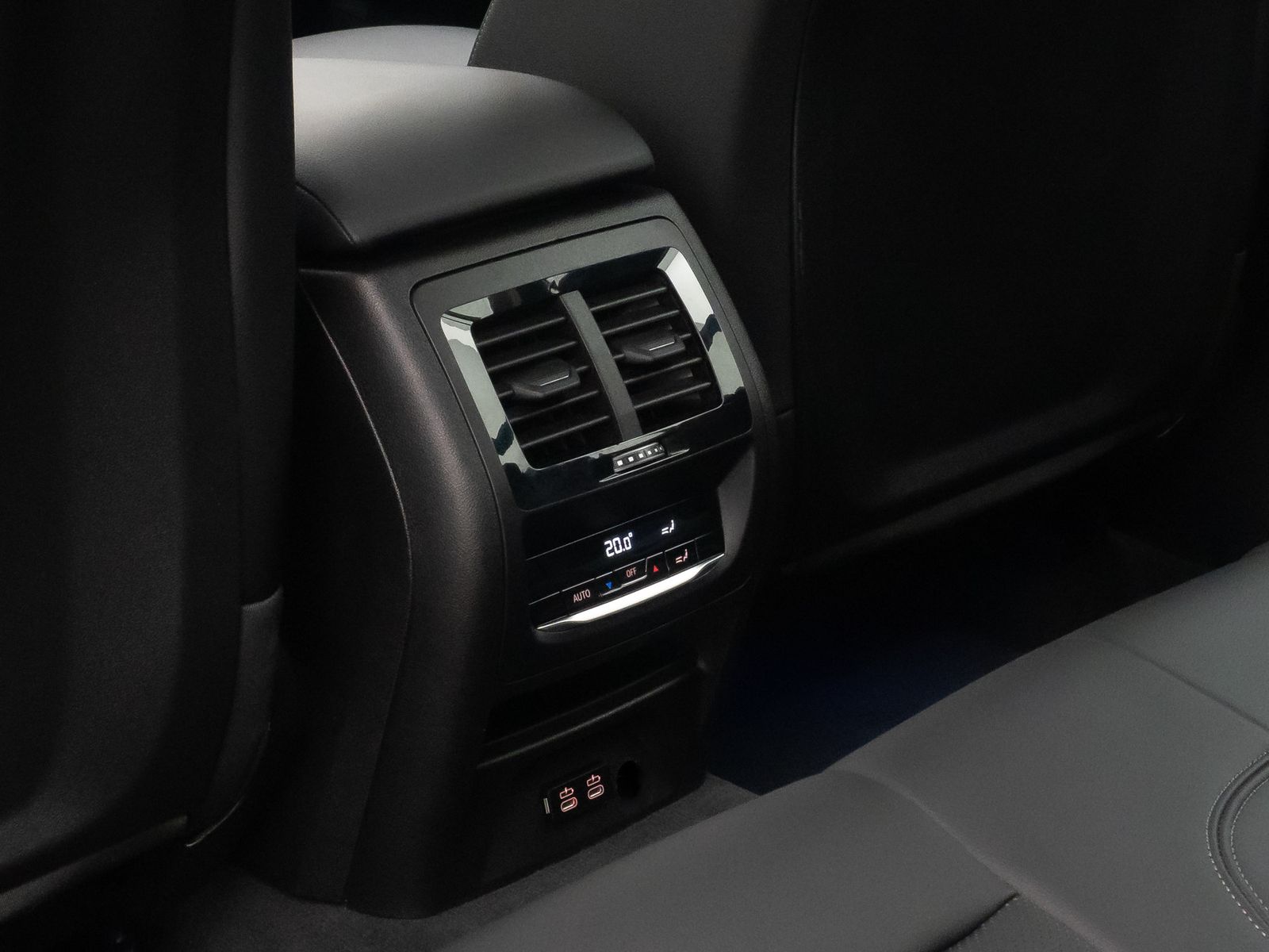 Fahrzeugabbildung BMW X3 xD20d Leder AHK Kamera DAB Sportsitz 18Zoll