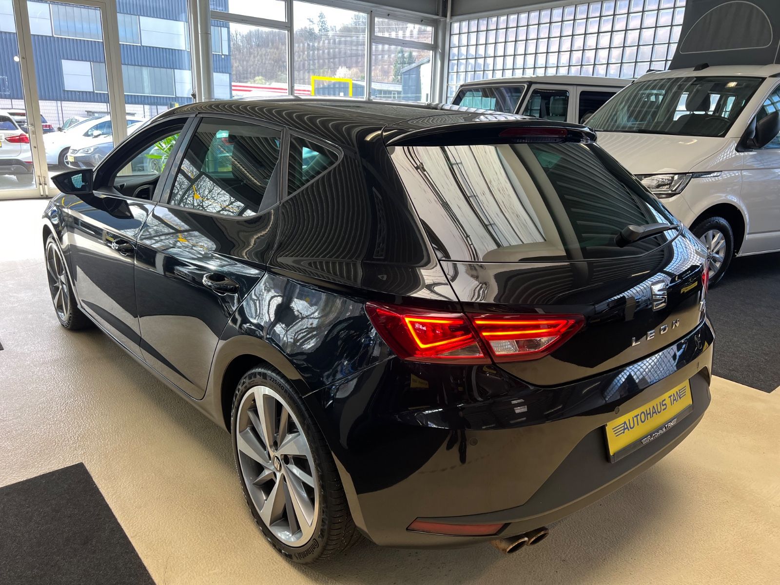 Fahrzeugabbildung SEAT Leon FR 2.0 TDI DSG *LED*NAVI* 1.HAND*