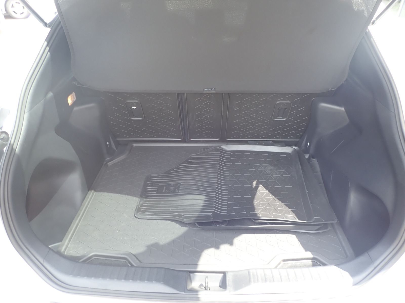 Fahrzeugabbildung Toyota Yaris Cross Hybrid FWD Team Deutschland/KAMERA