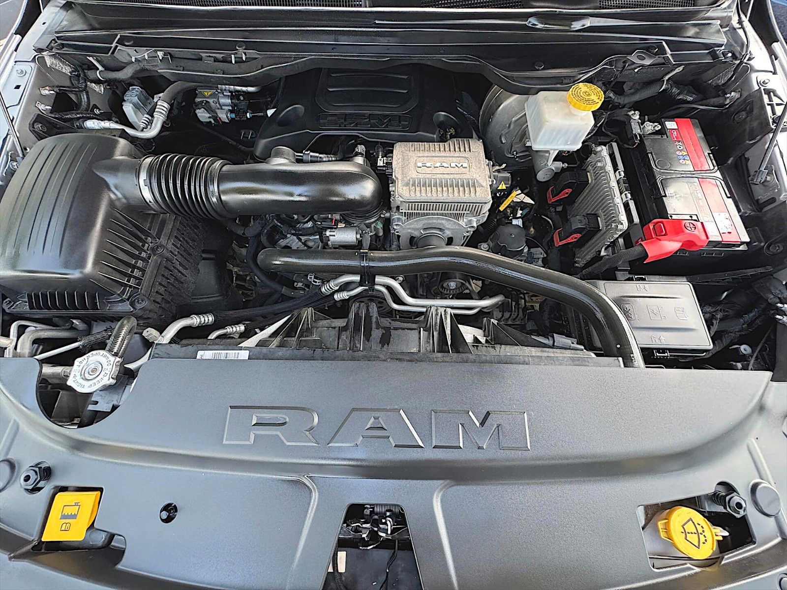 Fahrzeugabbildung Dodge RAM 5.7 V8 HEMI LIMITED 4x4 *Pano*360*Luft*ACC*