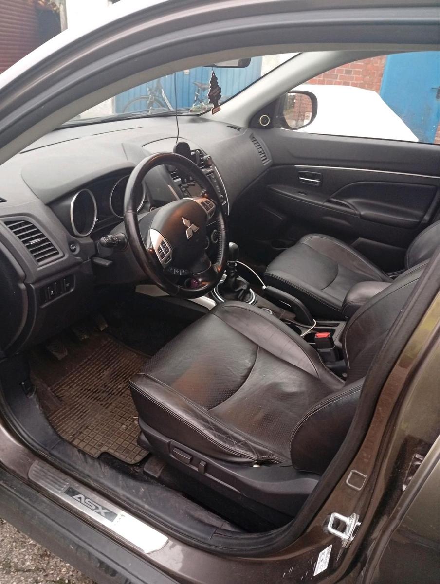Mitsubishi ASX 2010 — photo 9