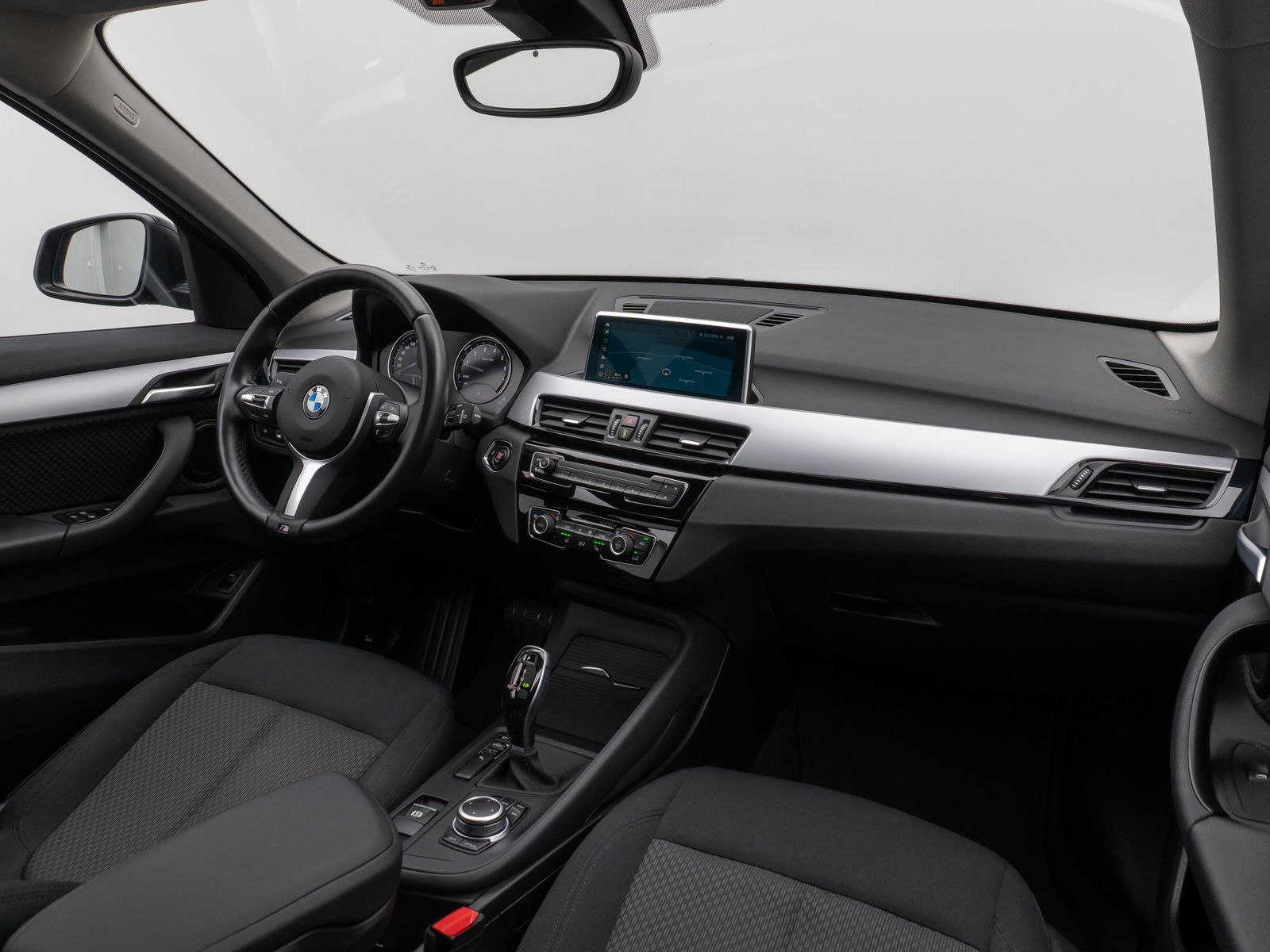 Fahrzeugabbildung BMW X1 sD20i Panorama Navi Lordos DAB HiFi Parkassis