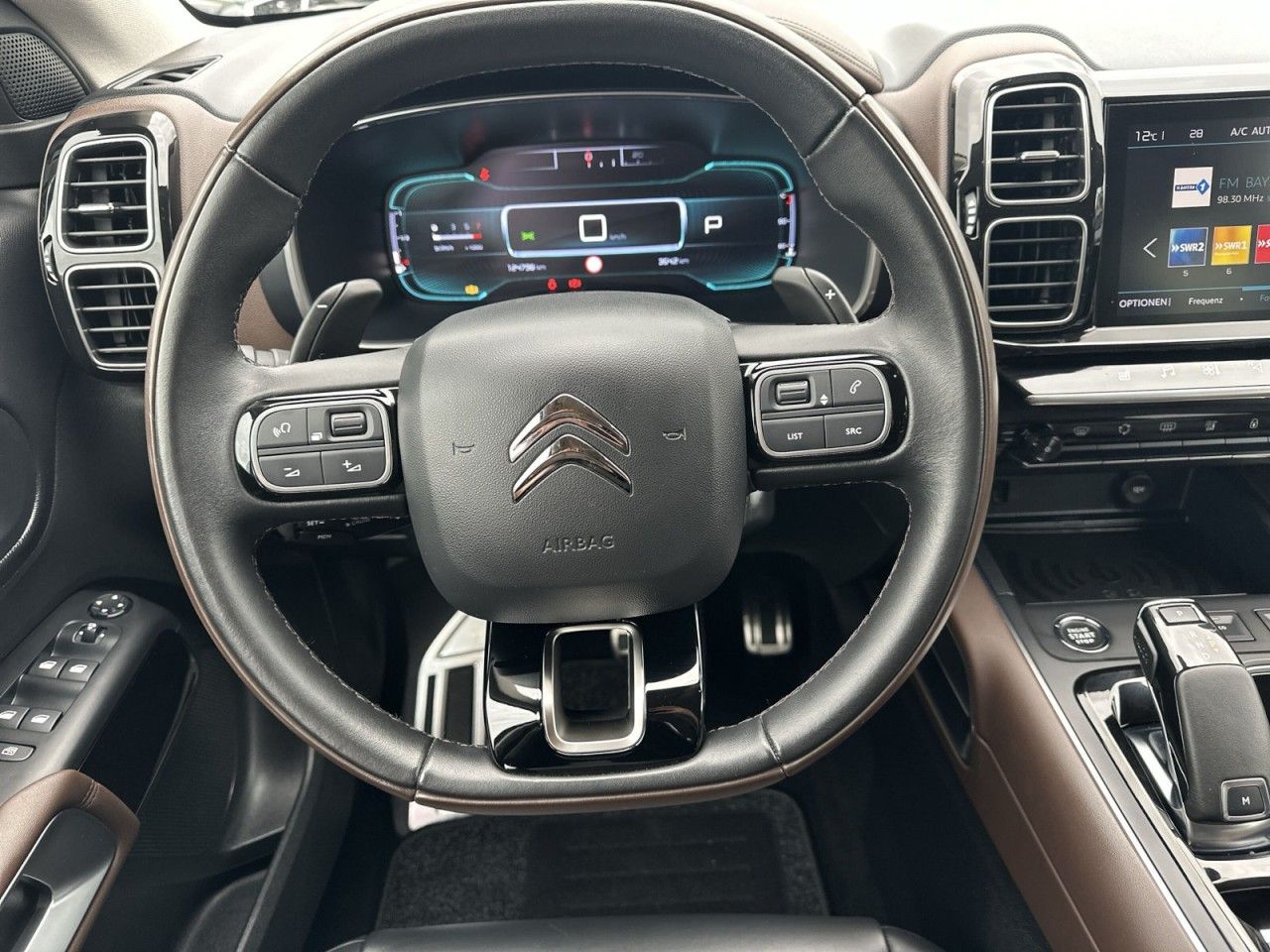 Fahrzeugabbildung Citroën C5 Aircross 2.0 HDI SHINE 180EAT*Navi* - mit KI generiert/bearbeitet