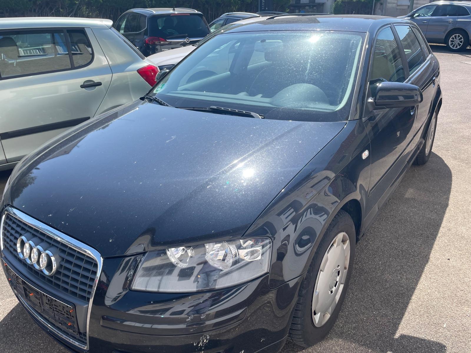 Audi A3 Sportback 1.6 FSI Attraction.Alus.8fach ber