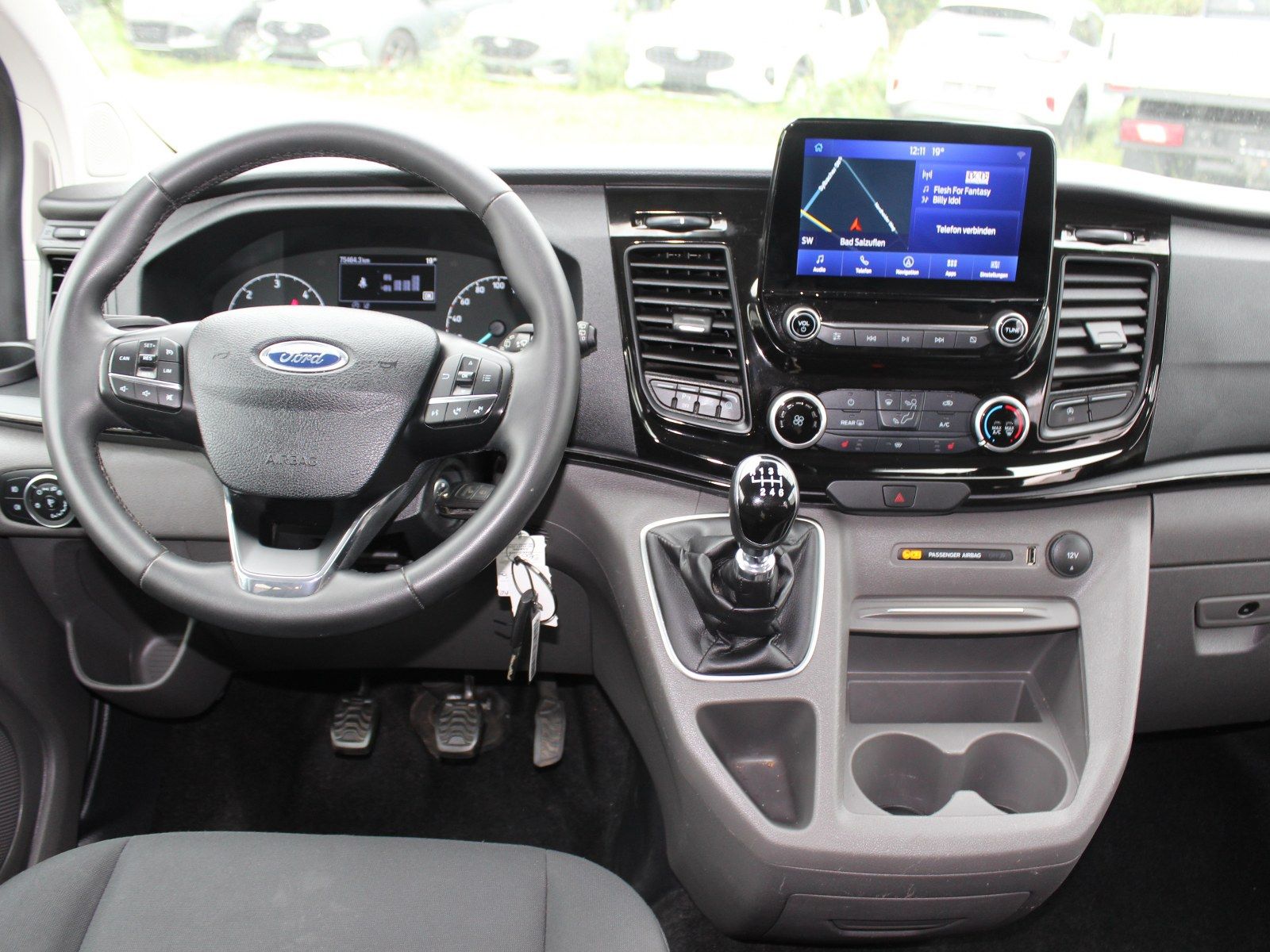 Fahrzeugabbildung Ford Tourneo Custom 320 L2 Tourneo Trend FWD