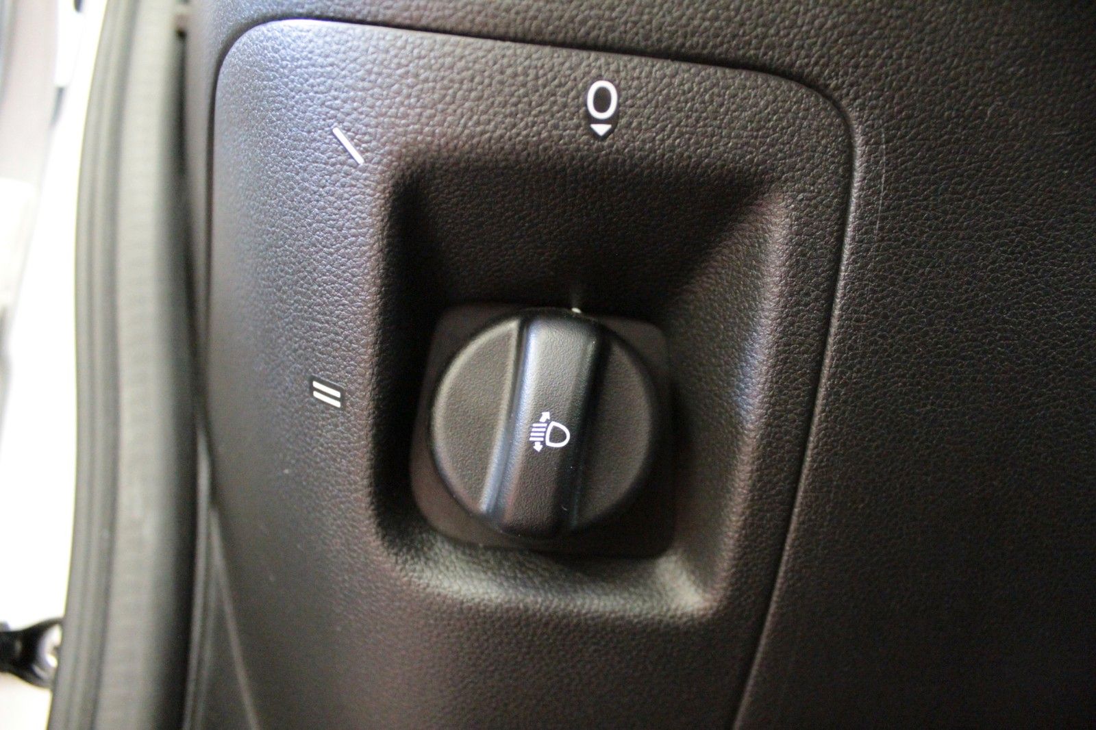 Fahrzeugabbildung Dacia Spring 45 Electric Comfort *Look Paket