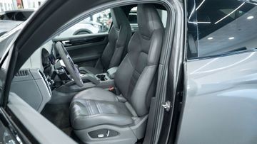 Porsche Cayenne - 12