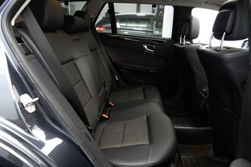 Mercedes E 200 - 12
