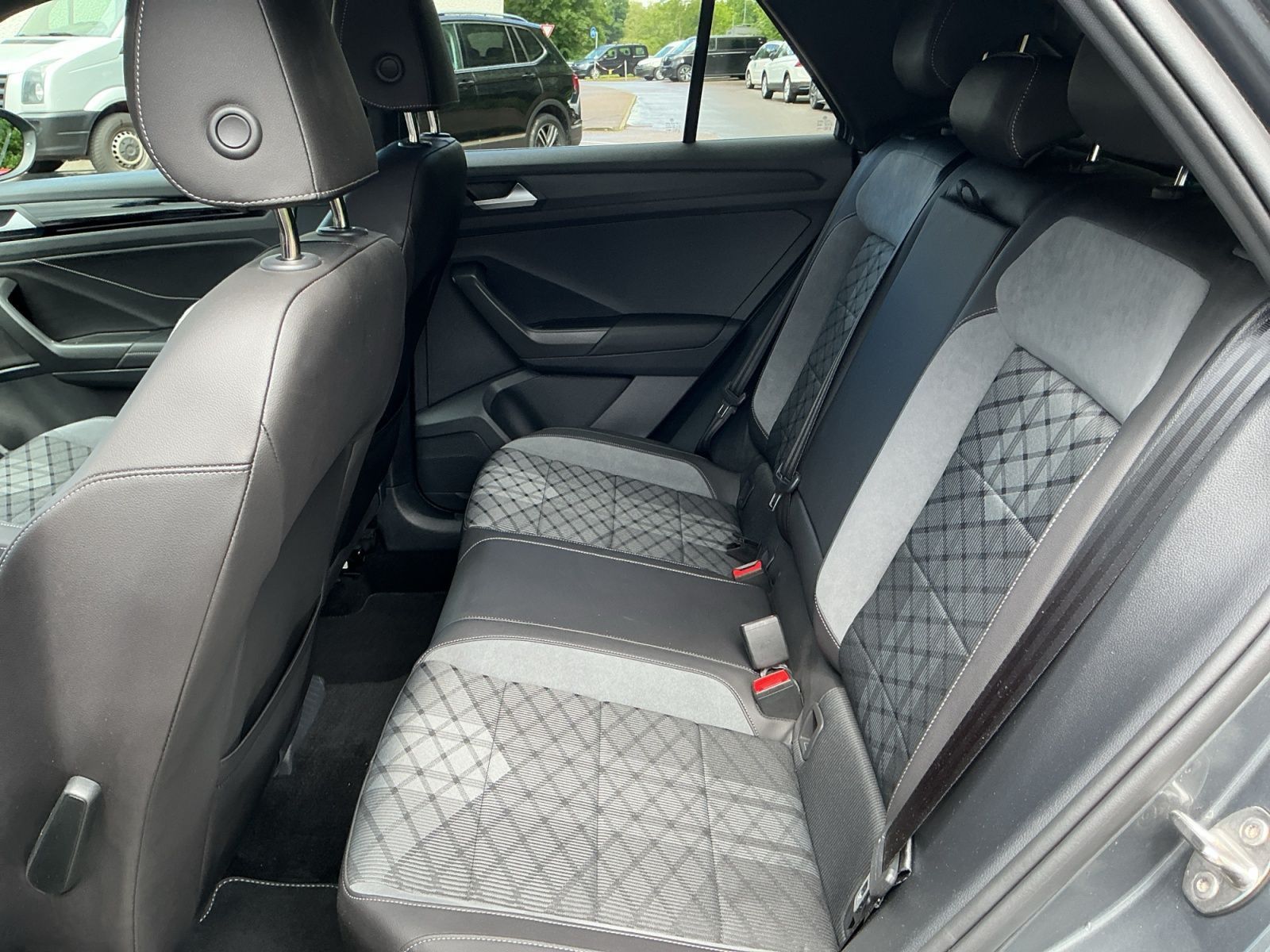 Volkswagen T-Roc - Bild 14