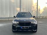 BMW X7 xDrive30d  M Sport+Laser+AHK+Pano+Standh+360g - BMW X7 von privat