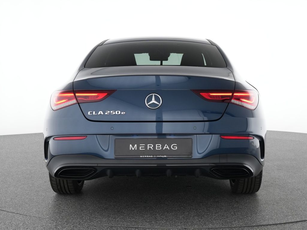 Mercedes-Benz CLA 250 e Coupé Edition 2020 AMG Night Kamera Na foto 4