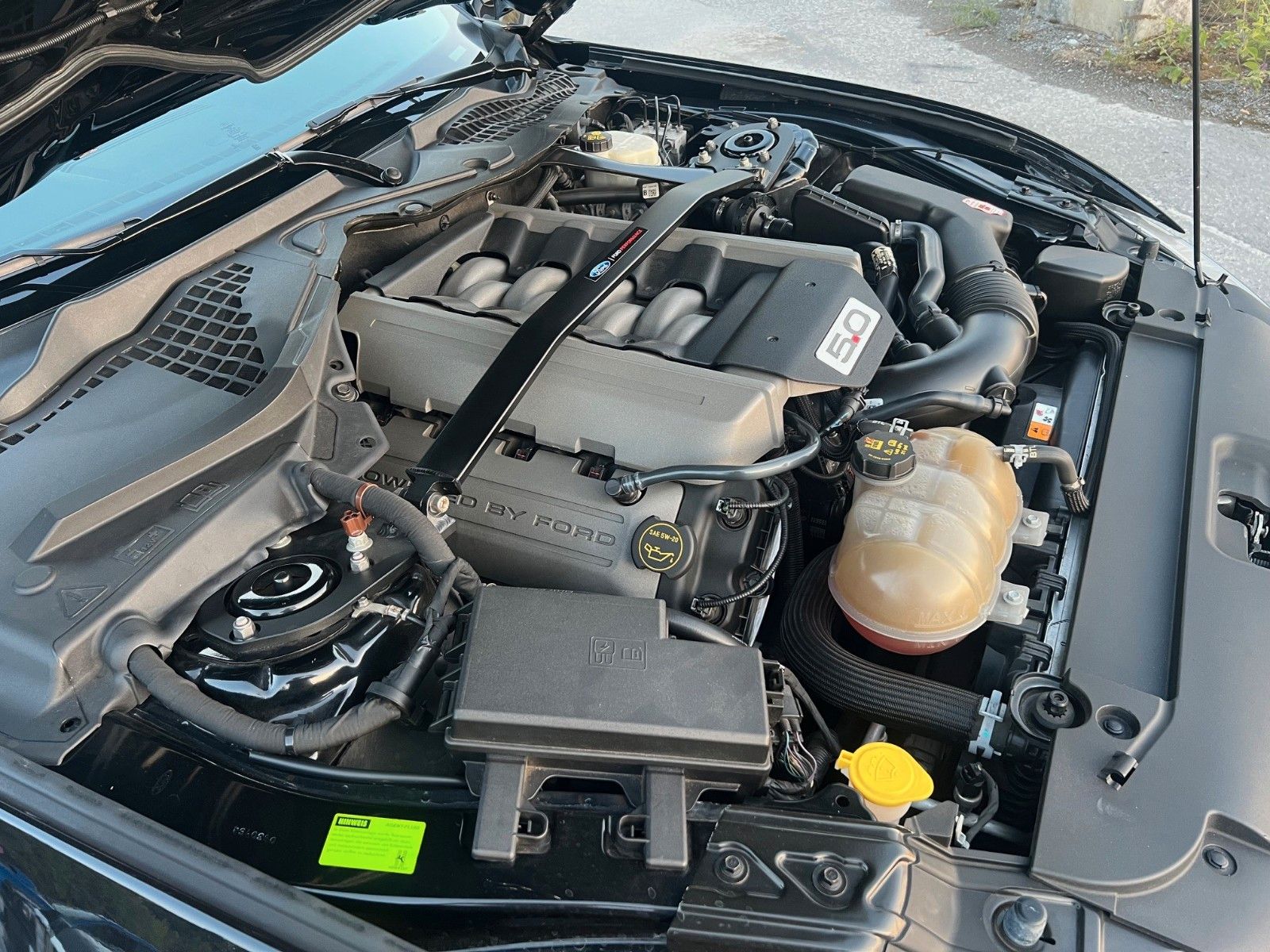 Fahrzeugabbildung Ford Mustang GT Cabrio V8-Neuwertig-20Zoll-FOX-Deutsc