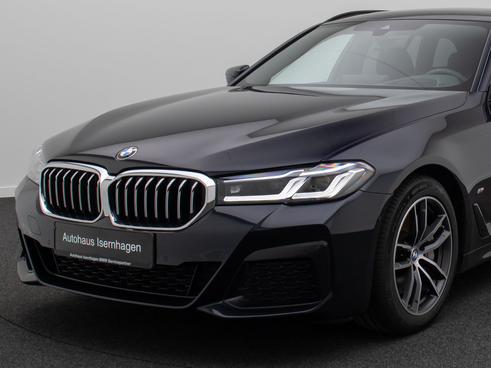 Fahrzeugabbildung BMW 530d M Sport DAB Laser AHK 4xKlima HUD Panorama