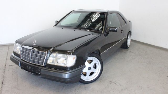 Mercedes-Benz E 220 / 124 Coupe  Youngtimer,Schiebedach,5-Gang