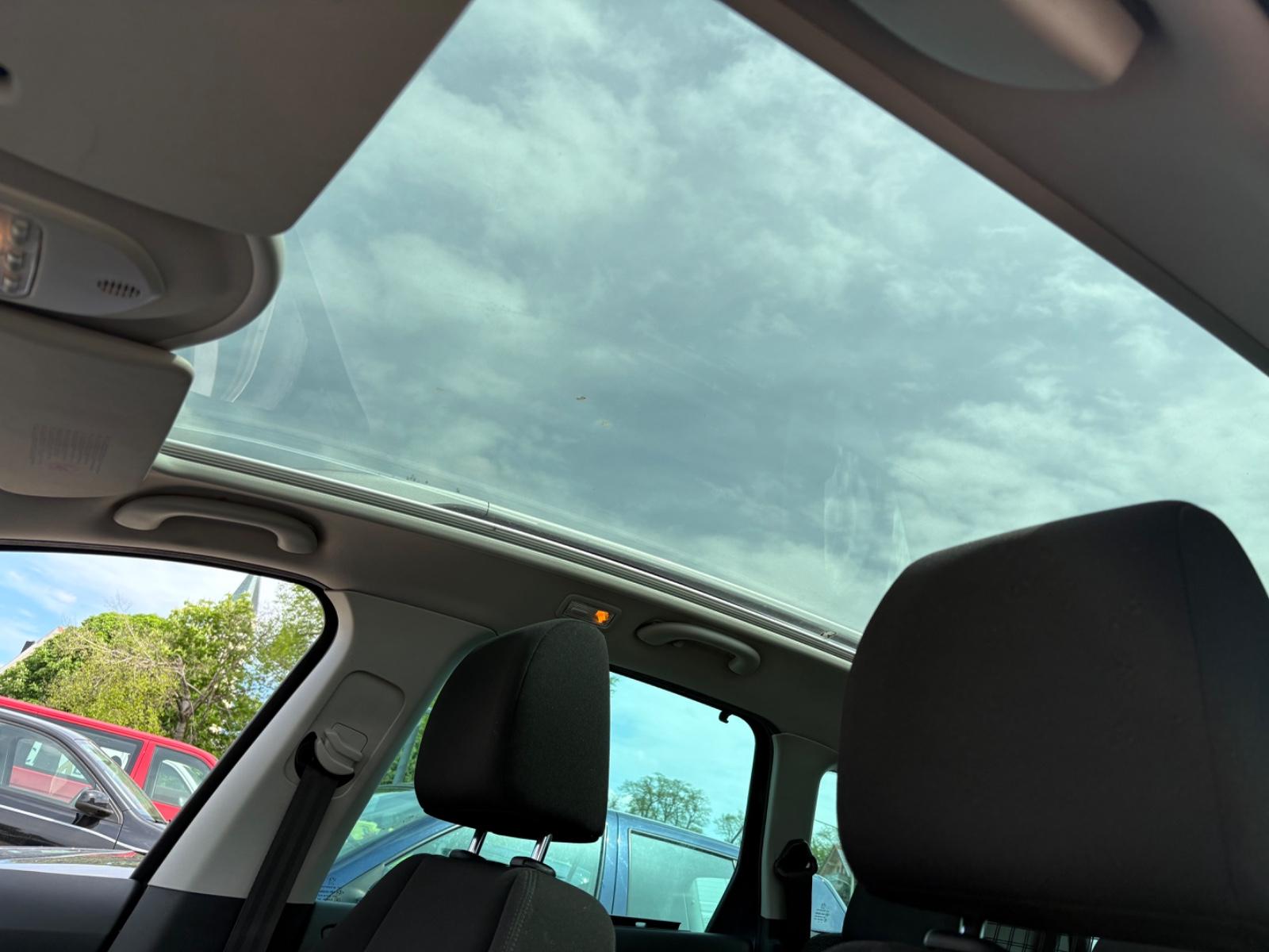 Peugeot 308 2013 — photo 10